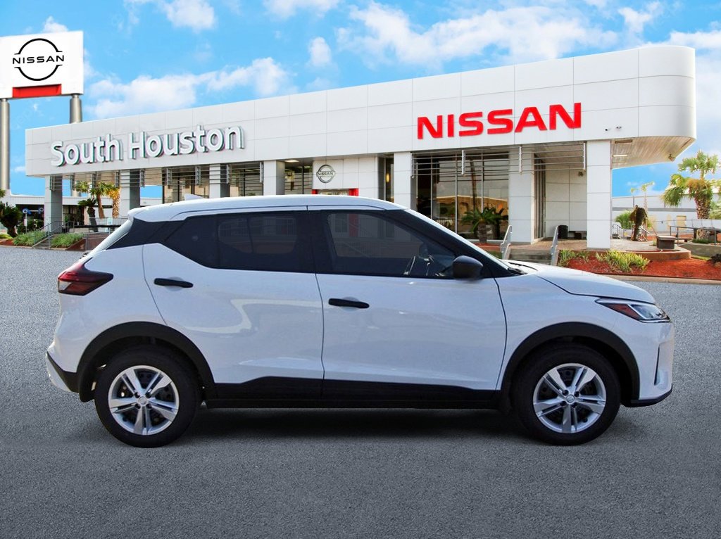 New 2025 Nissan Kicks Play S w/ Interior Electronics Package image 5