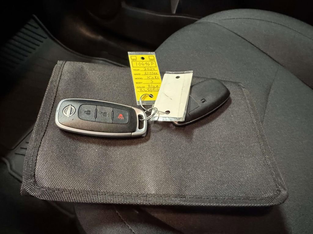 Used 2024 Nissan Kicks S image 31
