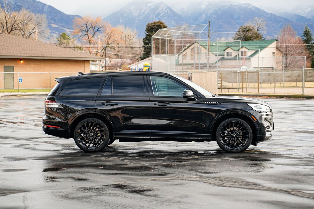 Used 2023 Lincoln Aviator Reserve w/ Equipment Group 201A image 4