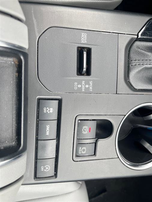 Used 2021 Toyota Highlander XLE image 19