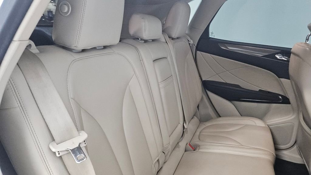 Used 2019 Lincoln MKC Premiere image 11