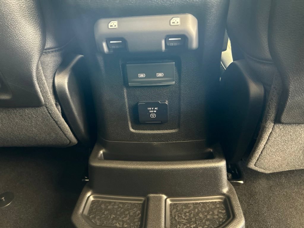 Used 2025 Jeep Wrangler Unlimited Sahara AWD/4WD image 31