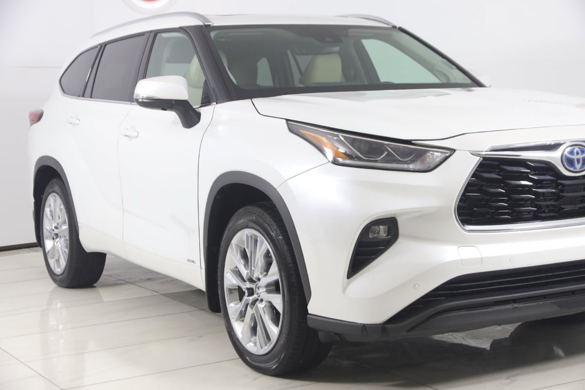 Used 2023 Toyota Highlander Limited AWD/4WD image 32