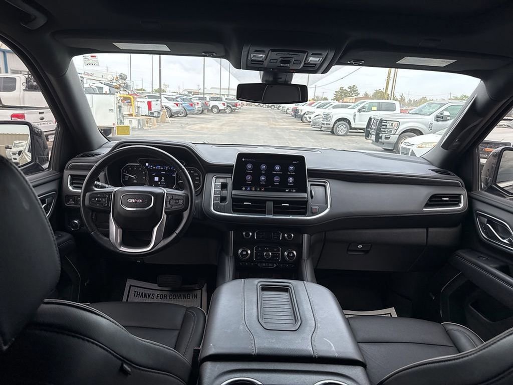 Used 2021 GMC Yukon XL SLT w/ SLT Premium Package image 12