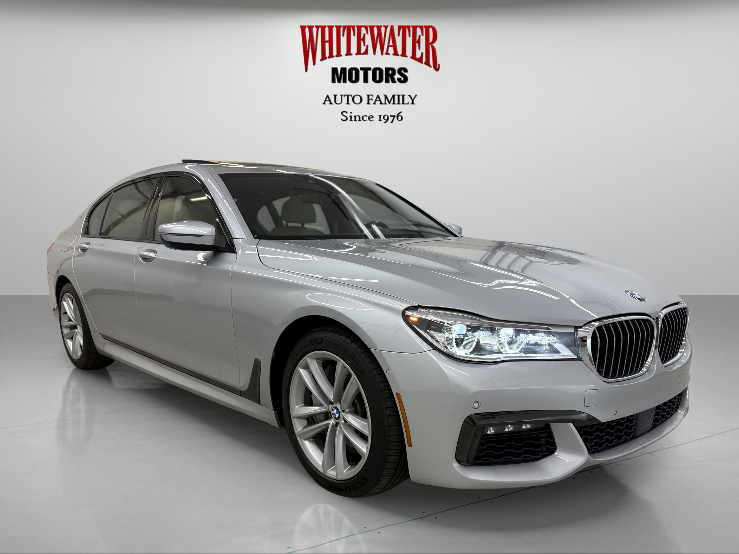 Used 2017 BMW 750i xDrive image 5