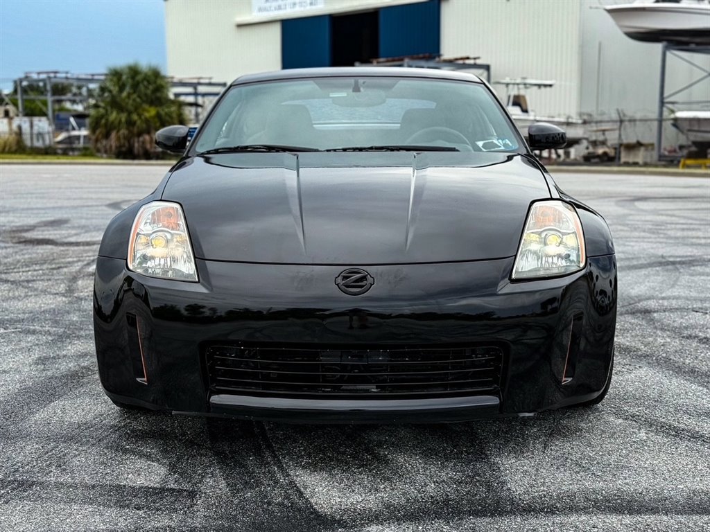 Used 2004 Nissan 350Z Enthusiast w/ Cargo Convenience Pkg image 4