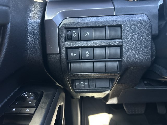 Used 2024 Toyota Tacoma SR5 AWD/4WD image 19