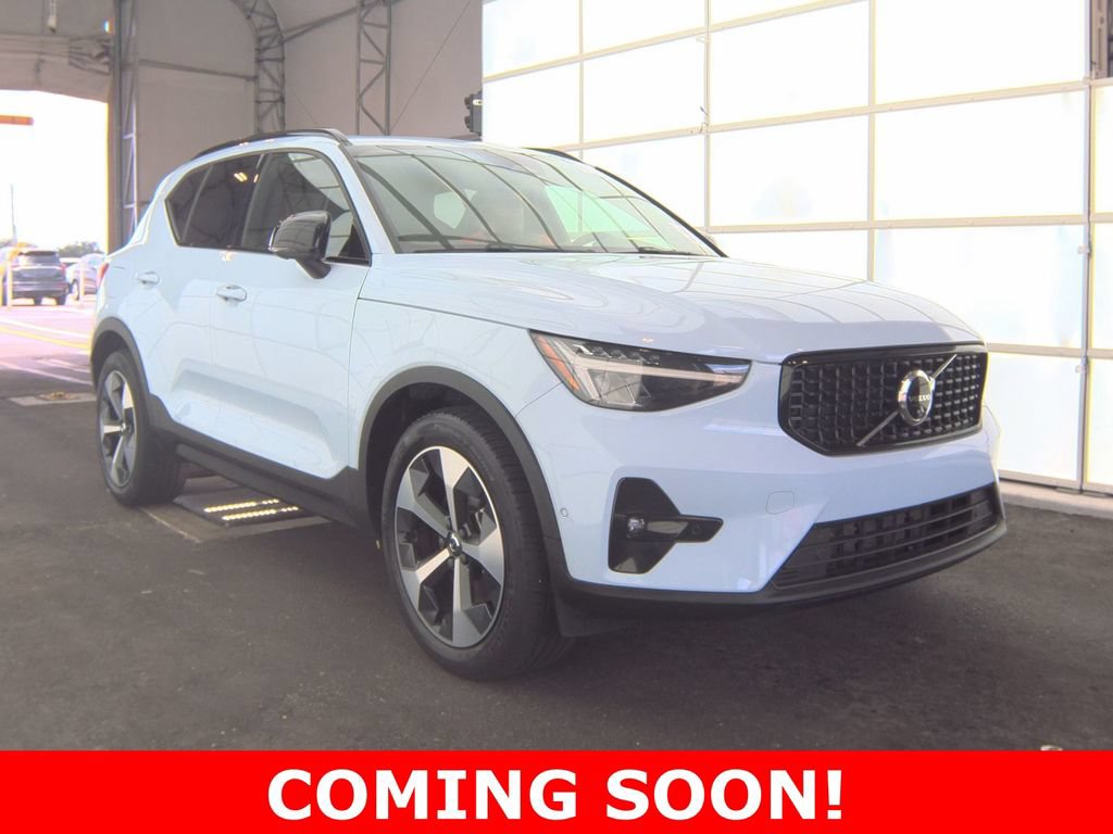 Used 2024 Volvo XC40 B5 Plus