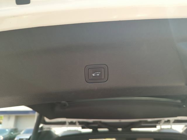 Used 2021 Chevrolet Suburban Premier w/ Premium Package RWD image 32