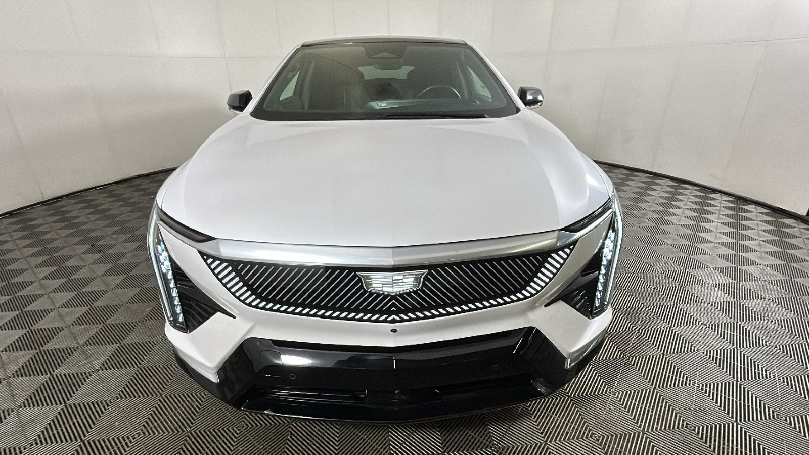 Used 2025 Cadillac Optiq Luxury 2 w/ LPO, Floor Liner Package AWD/4WD image 9
