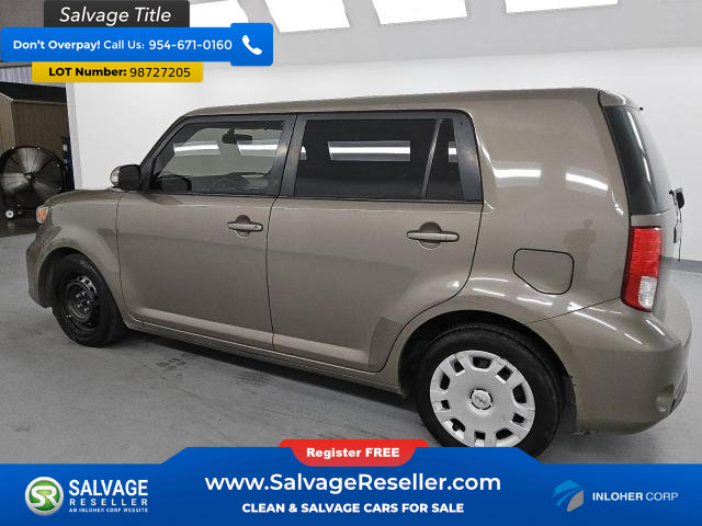 Used 2015 Scion xB image 3
