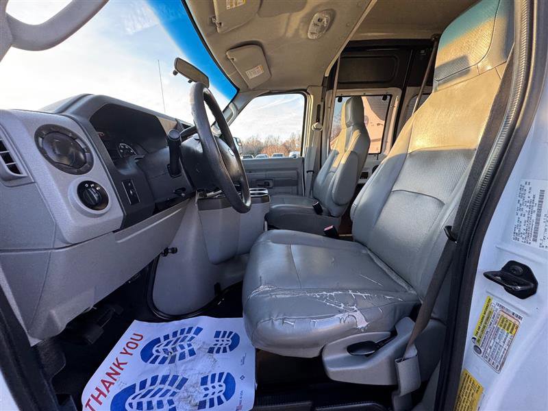 Used 2014 Ford E-250 and Econoline 250 Extended w/ Power Group image 35
