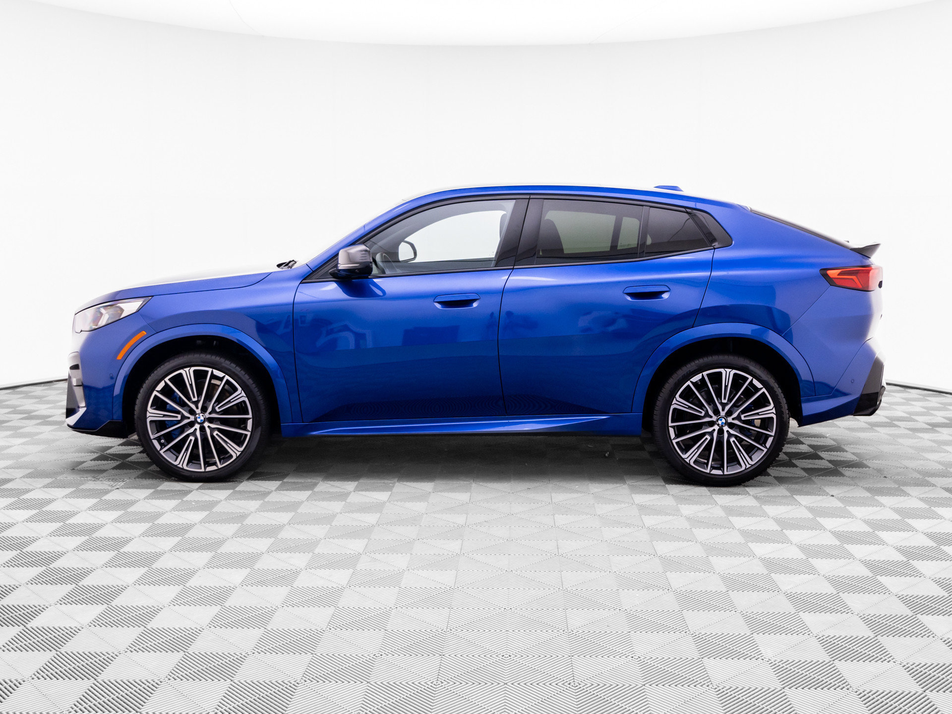 Certified 2026 BMW X2 M35i w/ Technology Package AWD/4WD image 2