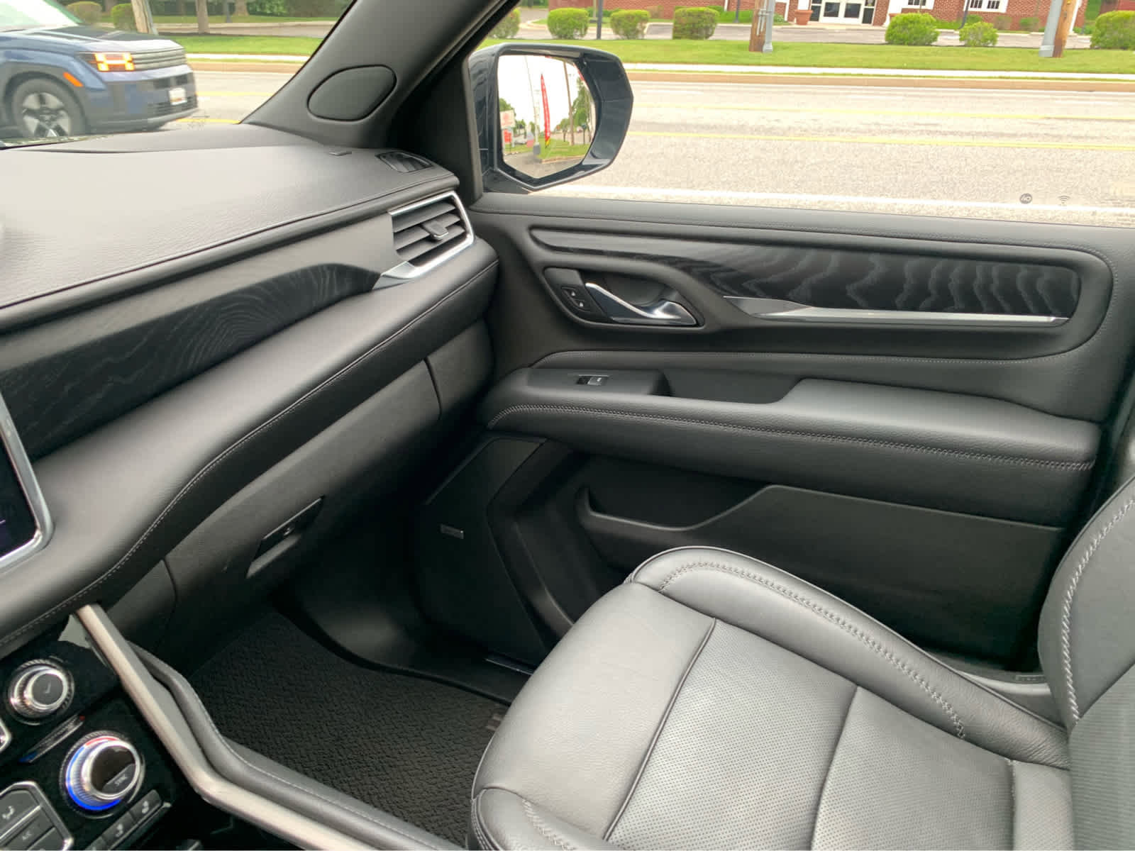 Used 2021 GMC Yukon Denali AWD/4WD image 22