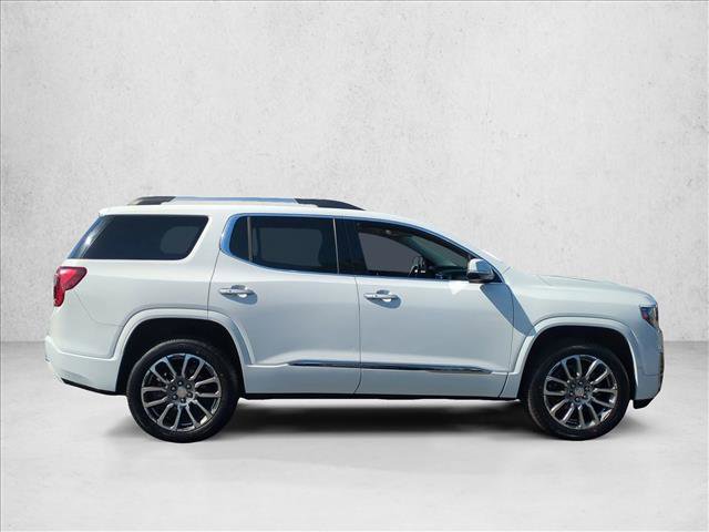 Used 2023 GMC Acadia Denali image 4