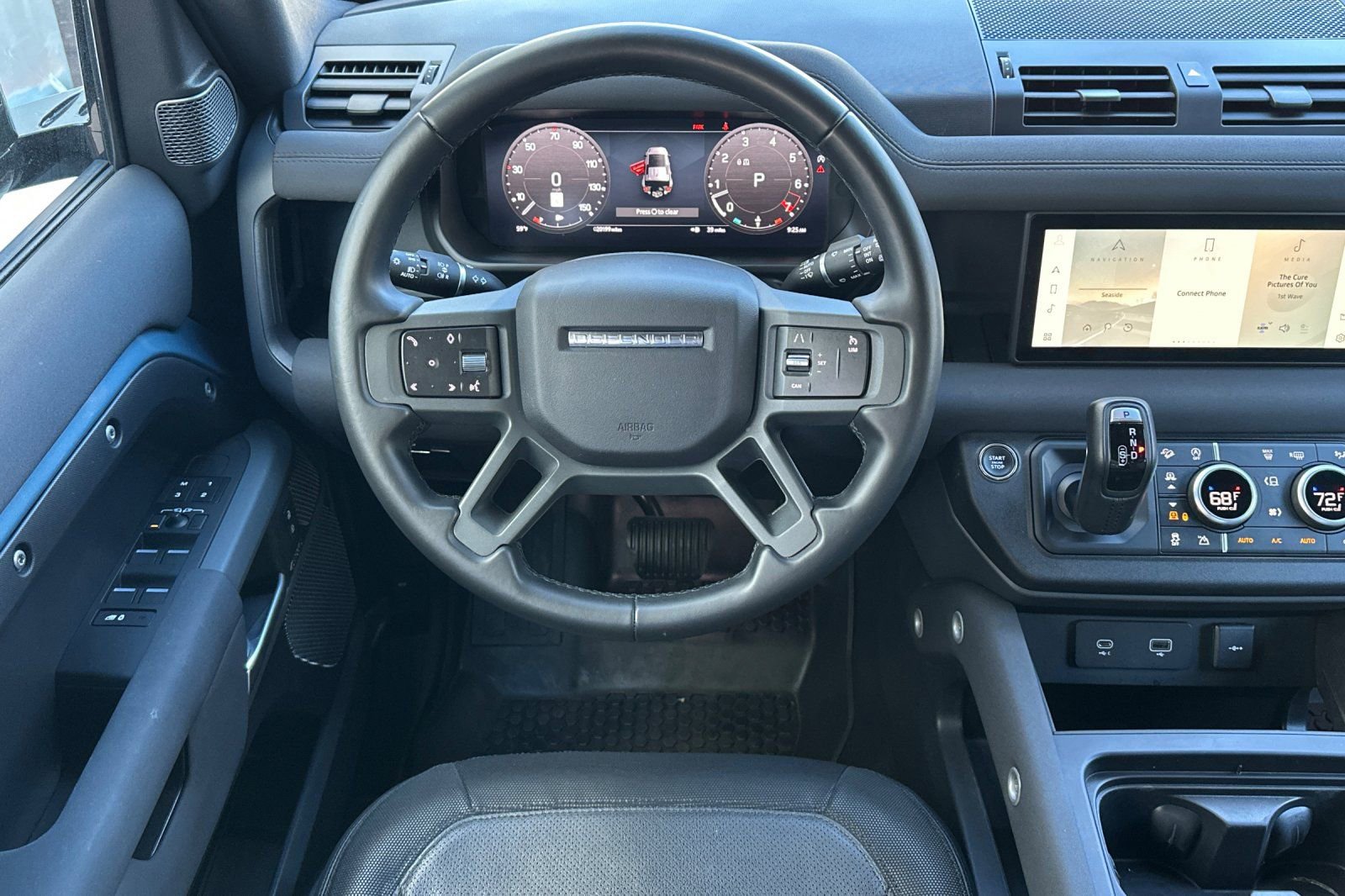 Used 2023 Land Rover Defender 110 X-Dynamic SE image 17