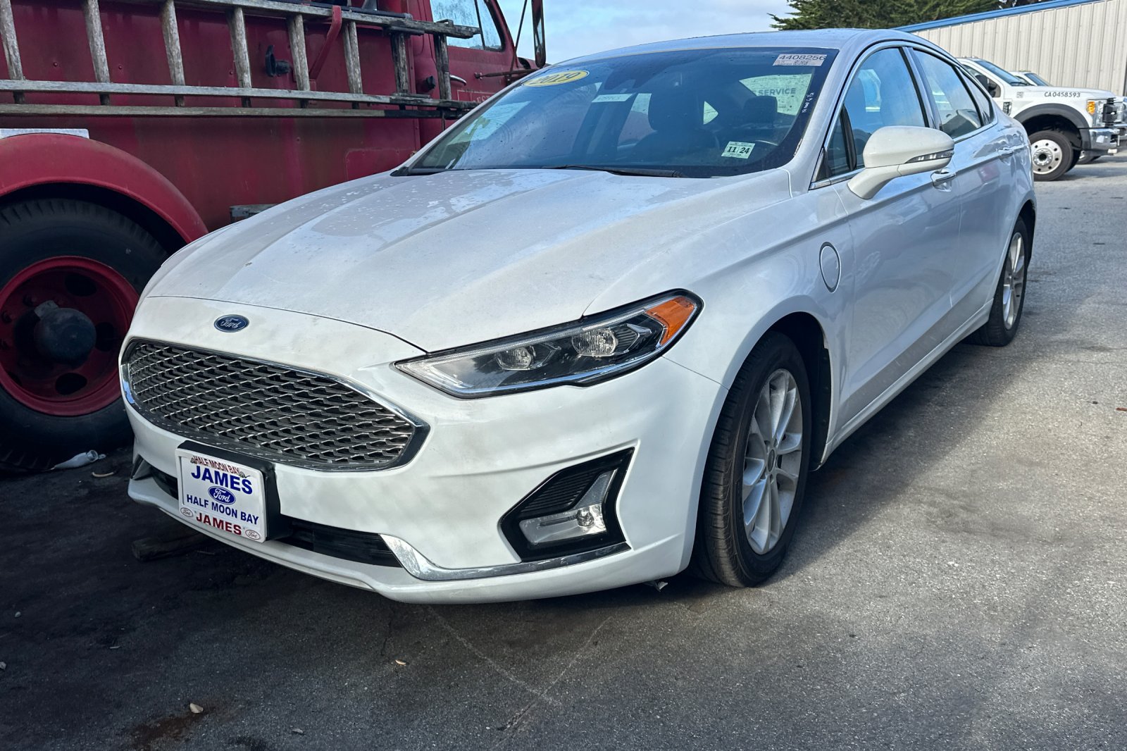 Used 2019 Ford Fusion Energi Titanium FWD image 2