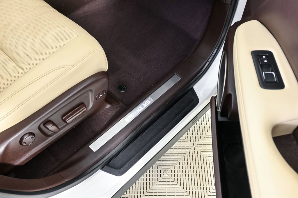 Used 2019 Lexus RX 450h AWD w/ Luxury Package image 25