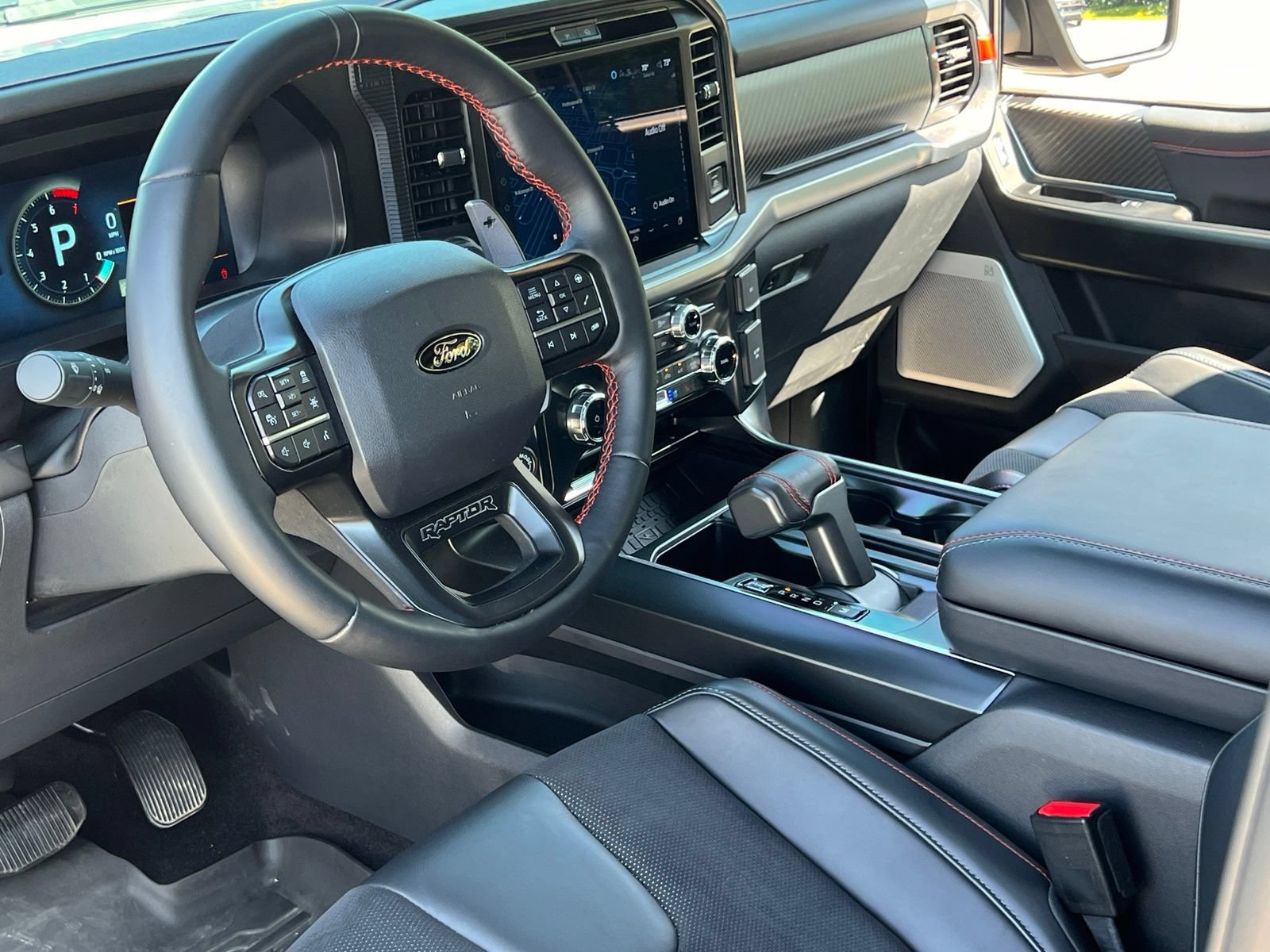 Used 2025 Ford F150 Raptor AWD/4WD image 4