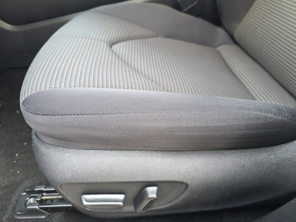 Used 2024 Toyota Highlander LE image 18