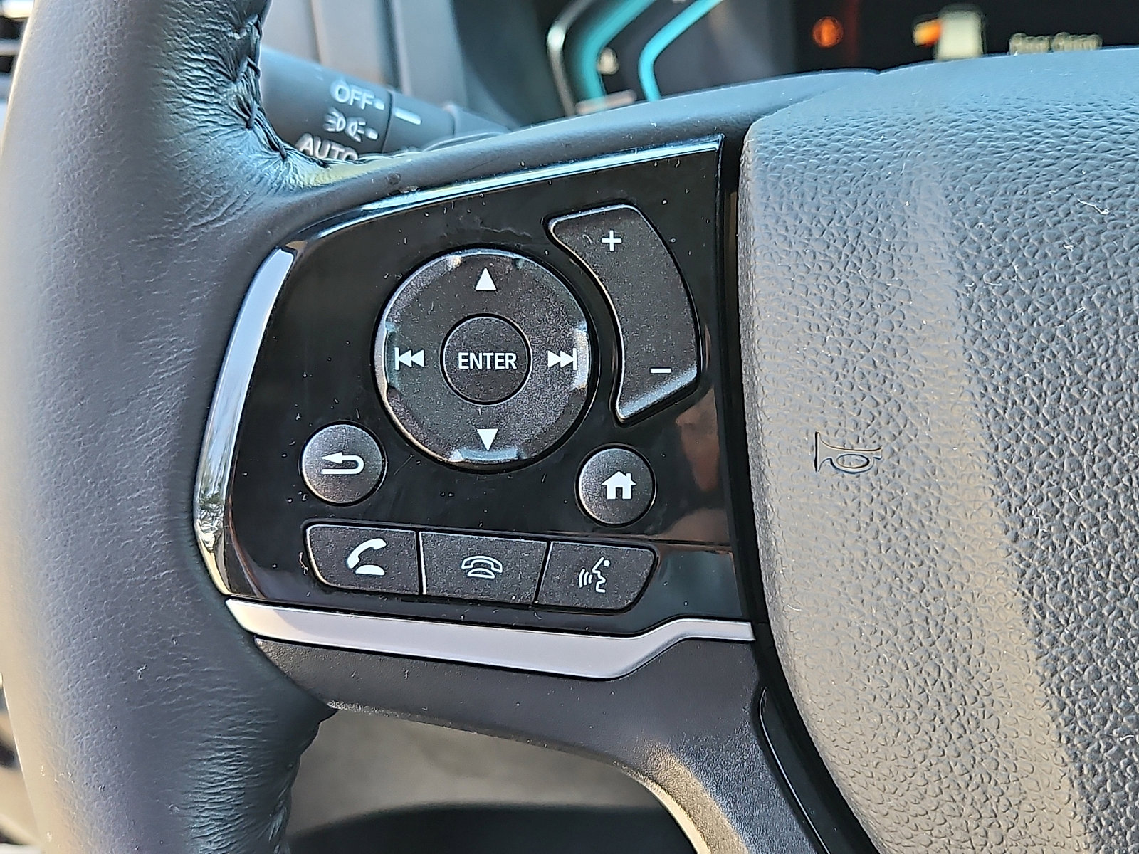 Used 2023 Honda Odyssey Touring image 25