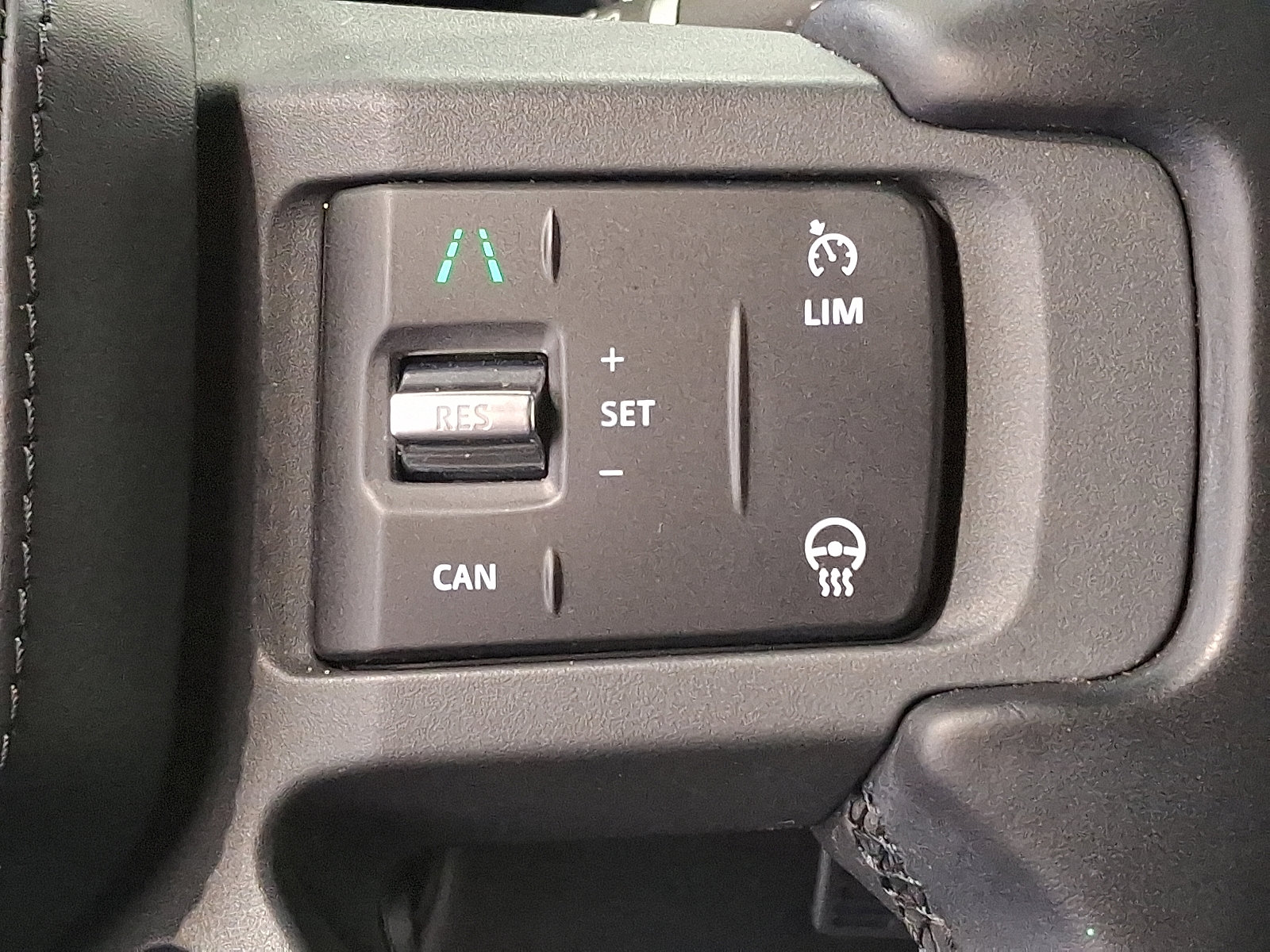 Certified 2023 Land Rover Defender 110 X-Dynamic SE image 21