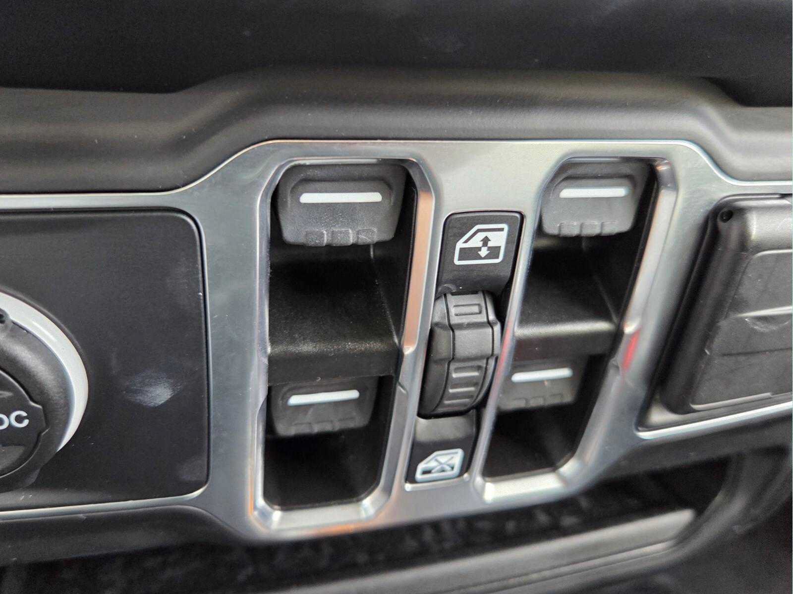 Used 2023 Jeep Wrangler Unlimited Sahara w/ Cold Weather Group AWD/4WD image 25