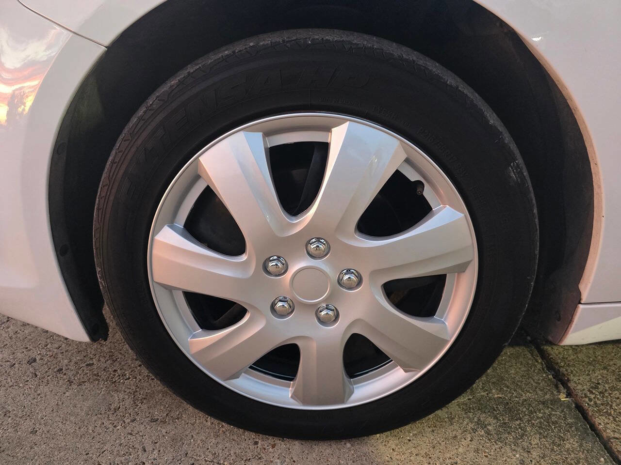 Used 2011 Chevrolet Malibu LS image 54