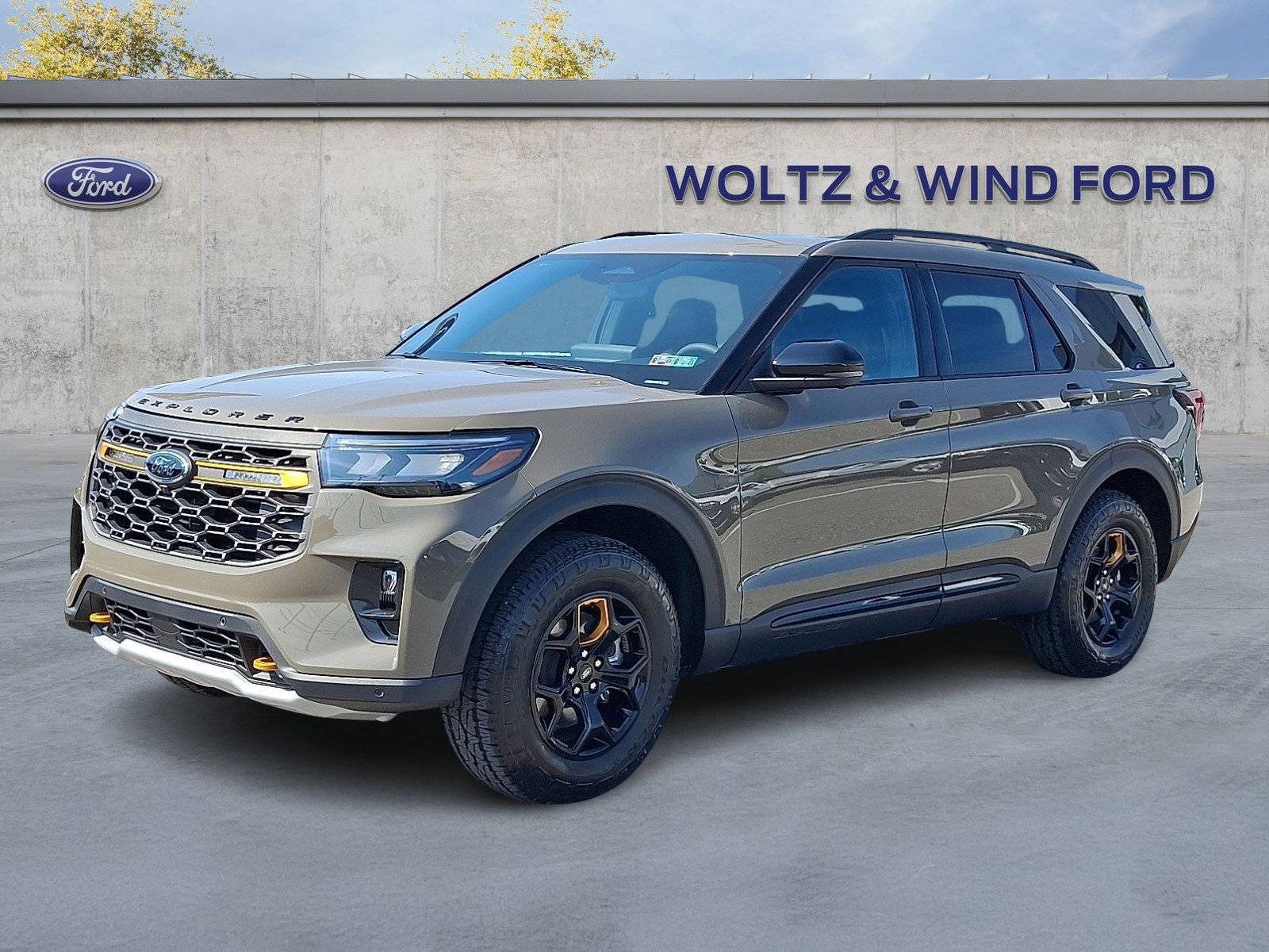 Used 2026 Ford Explorer Tremor w/ Tremor Ultimate Package AWD/4WD image 3