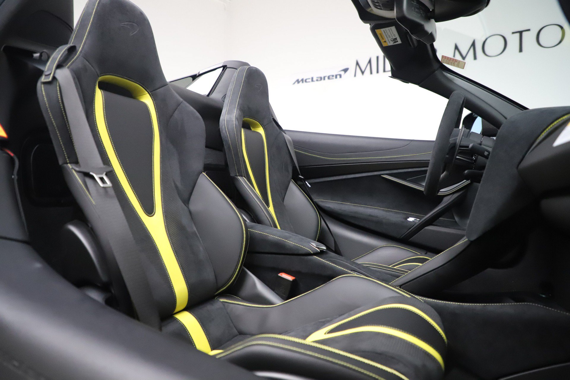 Used 2020 McLaren 720S Spider RWD image 26