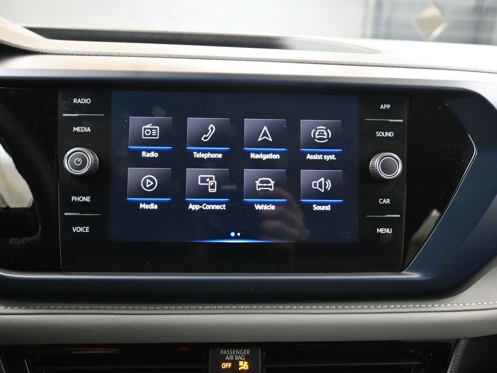 Certified 2024 Volkswagen Taos SE image 31