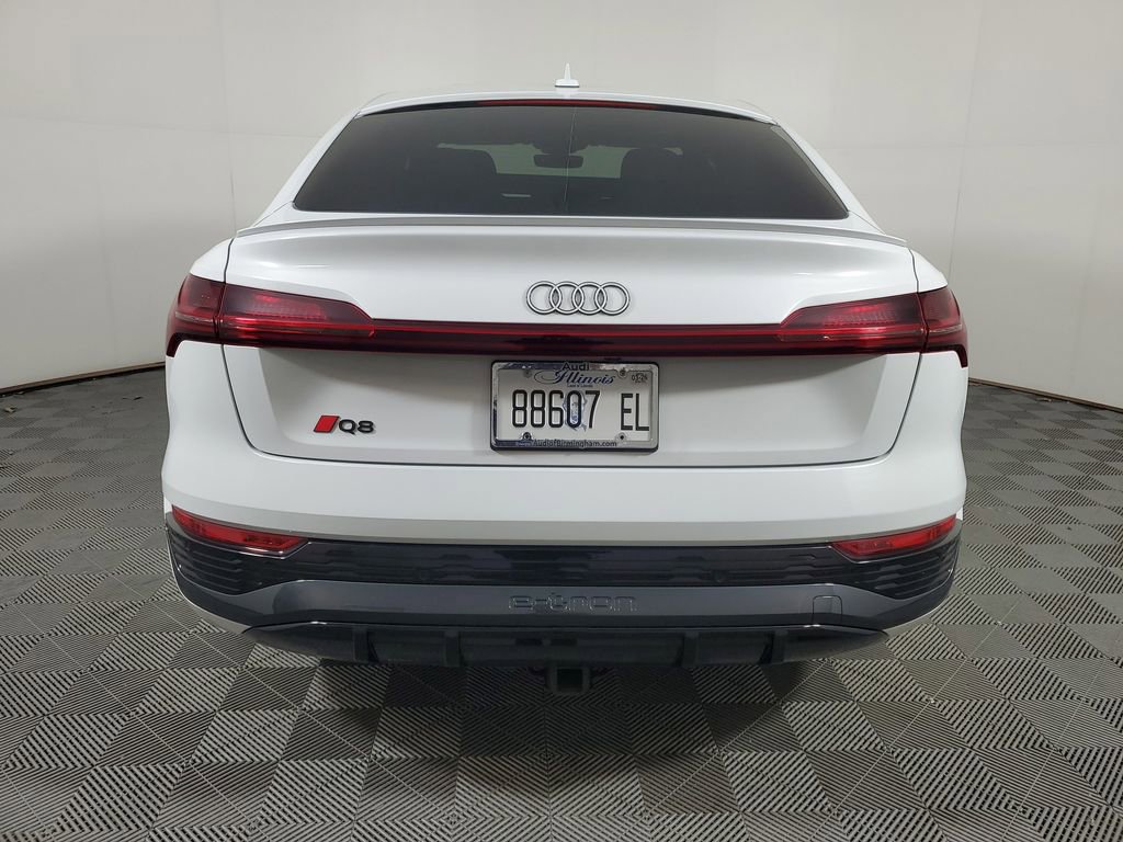 Used 2024 Audi Q8 e-tron Premium Plus w/ Premium Plus Package image 5