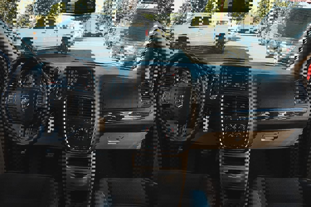 Used 2019 Dodge Grand Caravan SE image 19