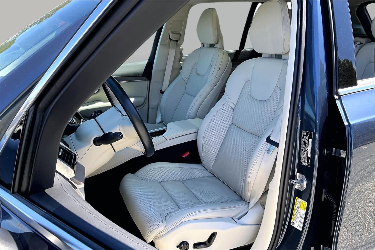 Used 2021 Volvo XC90 T6 Inscription w/ Lounge Package AWD/4WD image 13