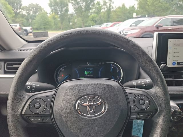 Used 2025 Toyota RAV4 LE AWD/4WD image 18