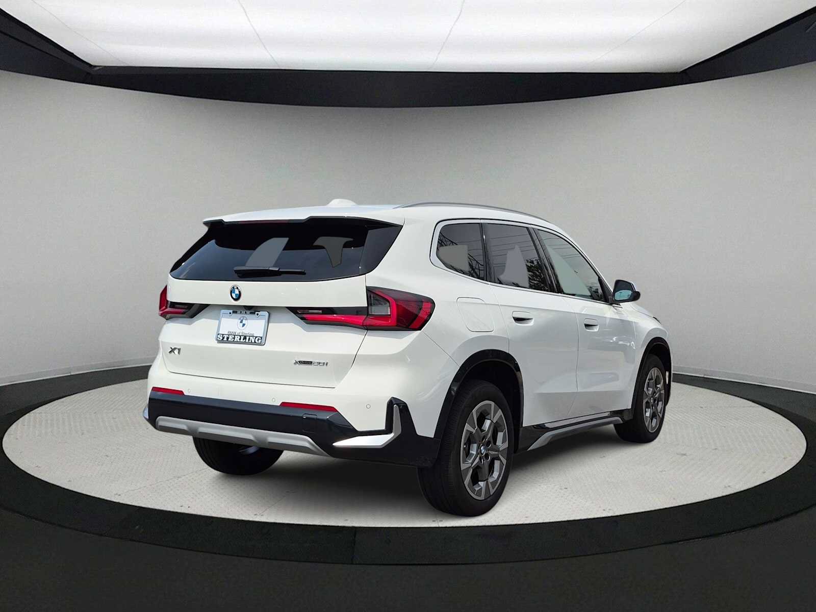 Used 2024 BMW X1 xDrive28i w/ Technology Package AWD/4WD image 8