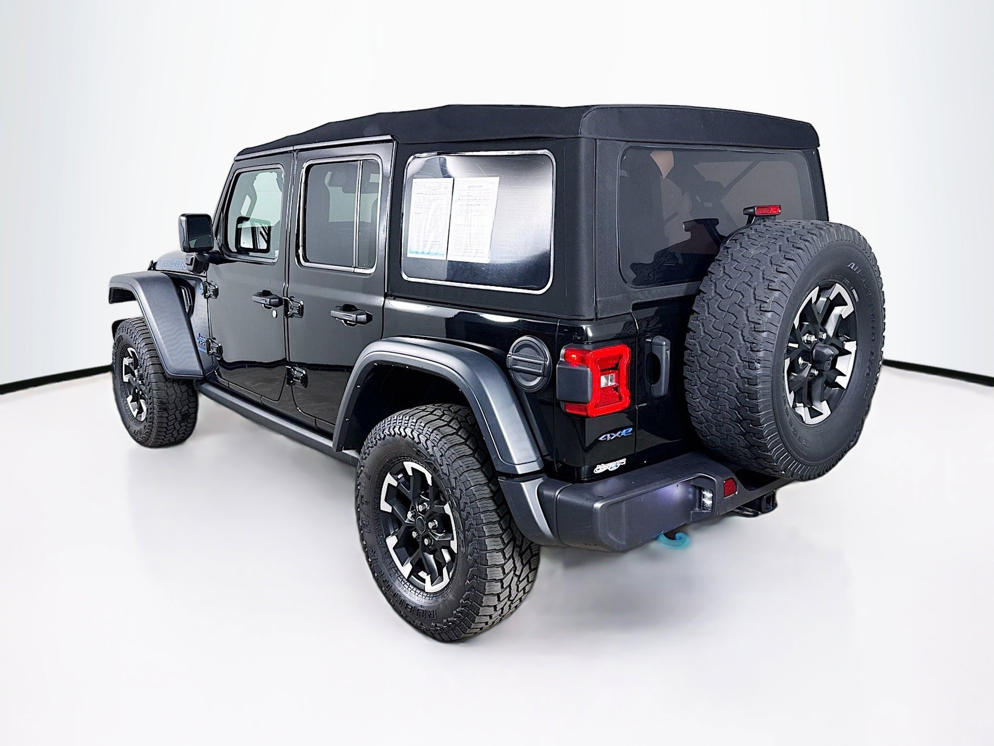 Used 2024 Jeep Wrangler Unlimited Rubicon 4xe image 27