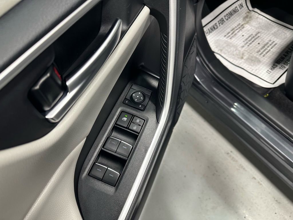 Used 2025 Toyota RAV4 XLE w/ Convenience Package image 8