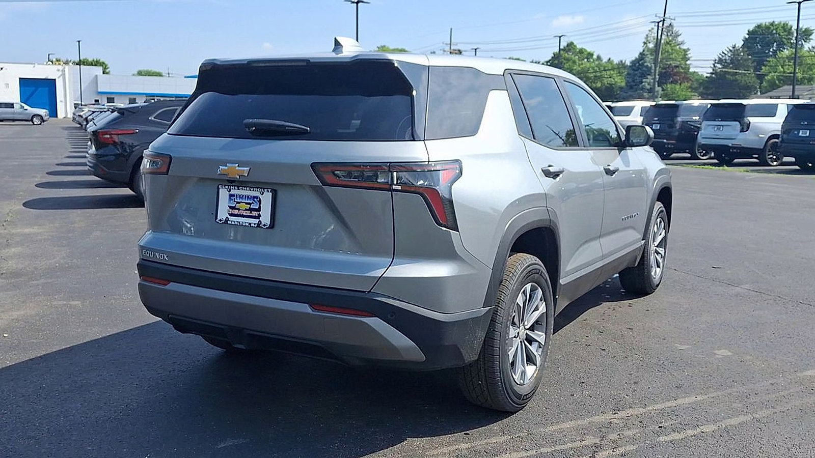 New 2026 Chevrolet Equinox LT FWD image 2