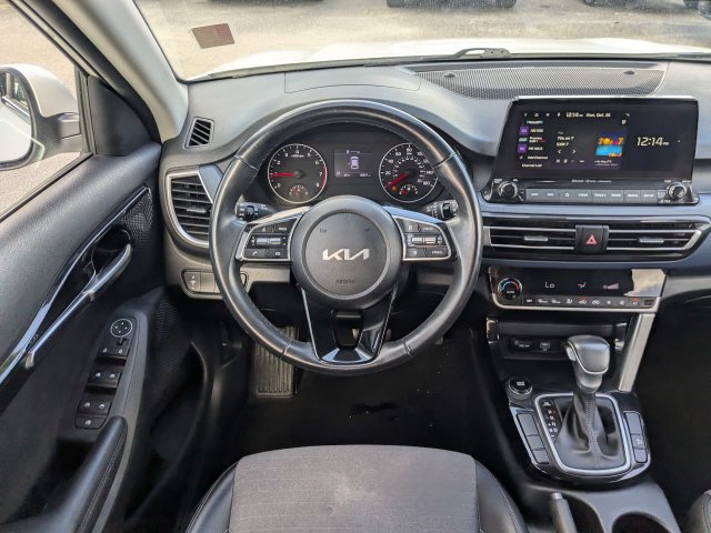 Used 2023 Kia Seltos S w/ Navigation Package FWD image 15