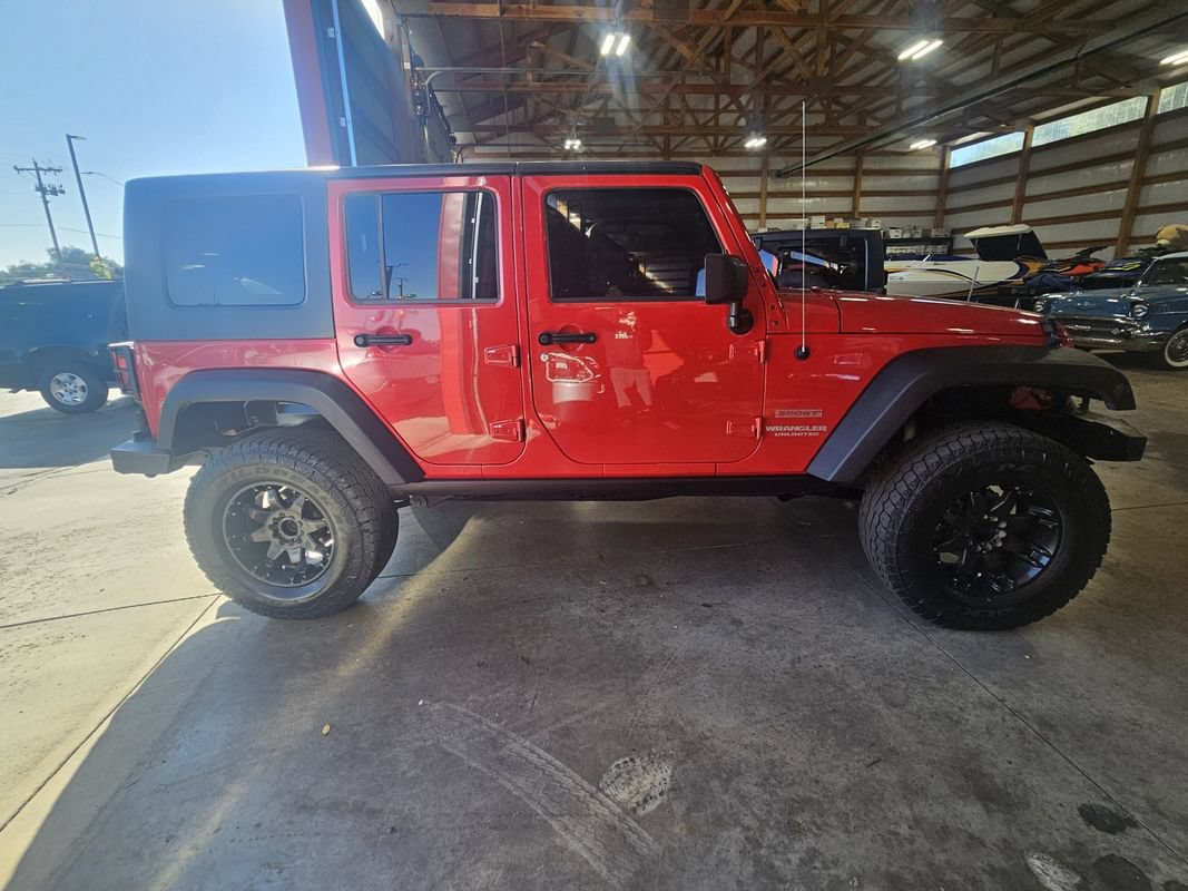 Used 2010 Jeep Wrangler Unlimited Sport AWD/4WD image 9