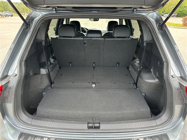 Used 2022 Volkswagen Tiguan SE R-Line image 30