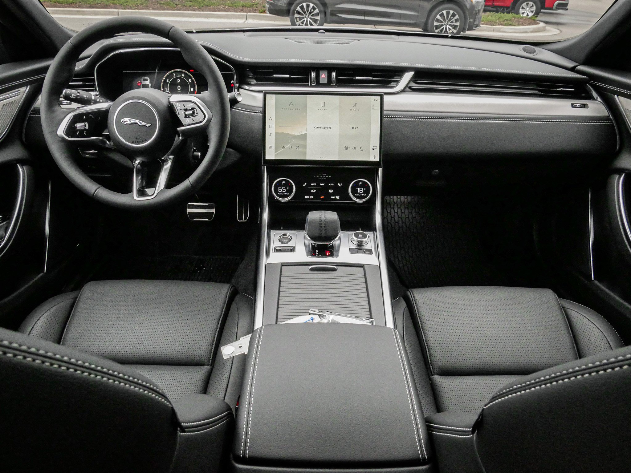 Used 2024 Jaguar XF R-Dynamic SE AWD/4WD image 27