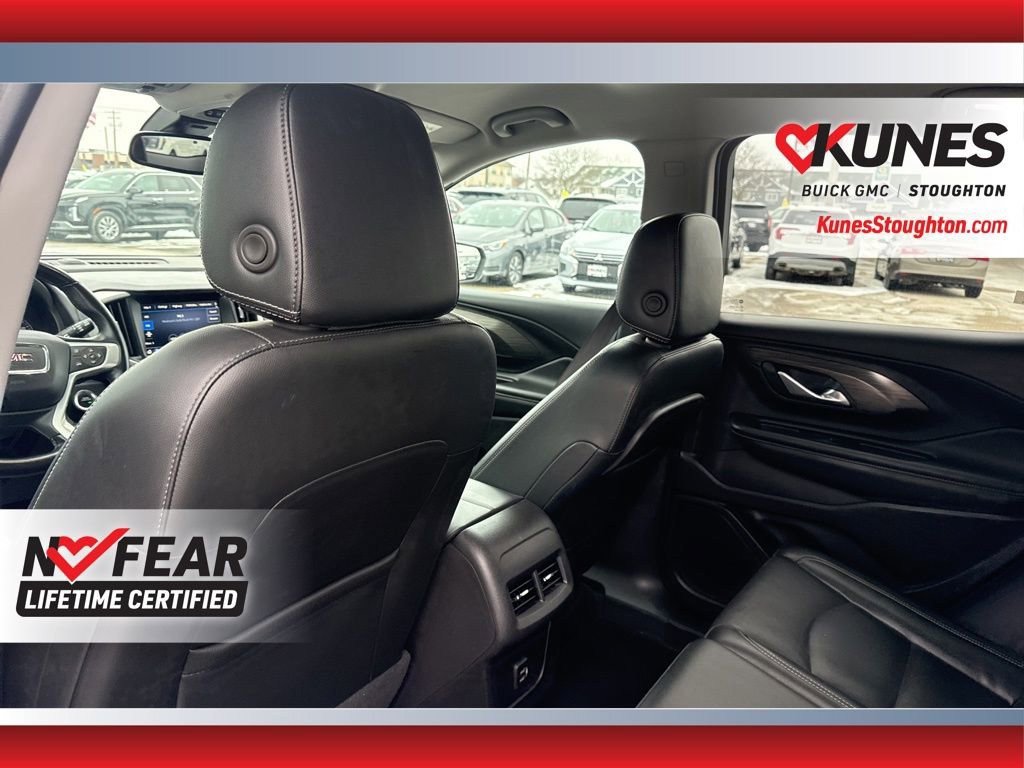 Used 2024 GMC Terrain SLT image 33