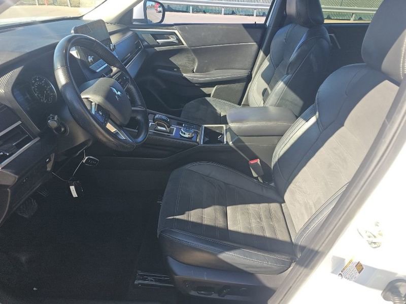 Used 2023 Mitsubishi Outlander SE image 23