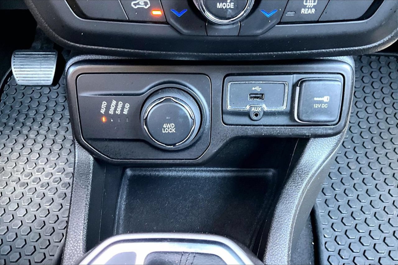 Certified 2022 Jeep Renegade Latitude AWD/4WD image 17
