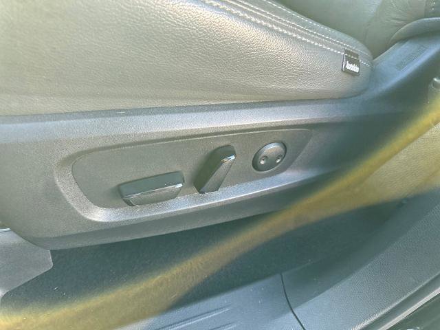 Certified 2023 Nissan Pathfinder SV w/ Black Appearance Package image 21