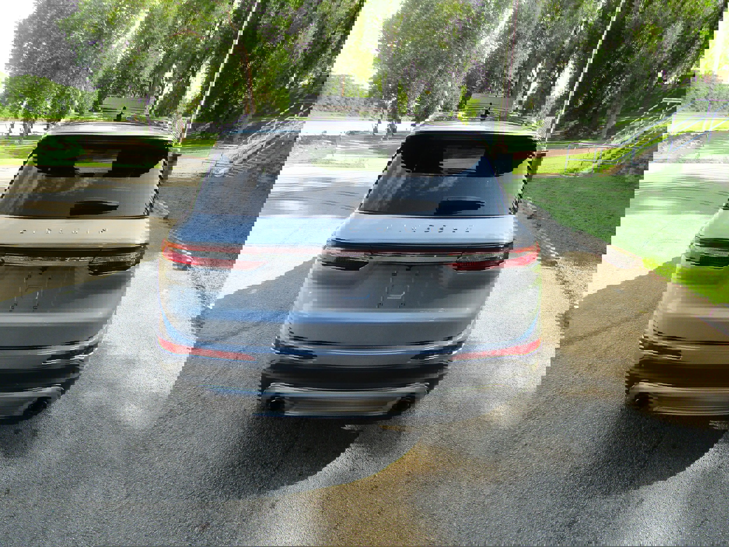 Used 2022 Lincoln Corsair Reserve w/ Equipment Group 201A image 3