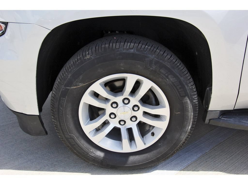 Used 2016 Chevrolet Suburban LT AWD/4WD image 31