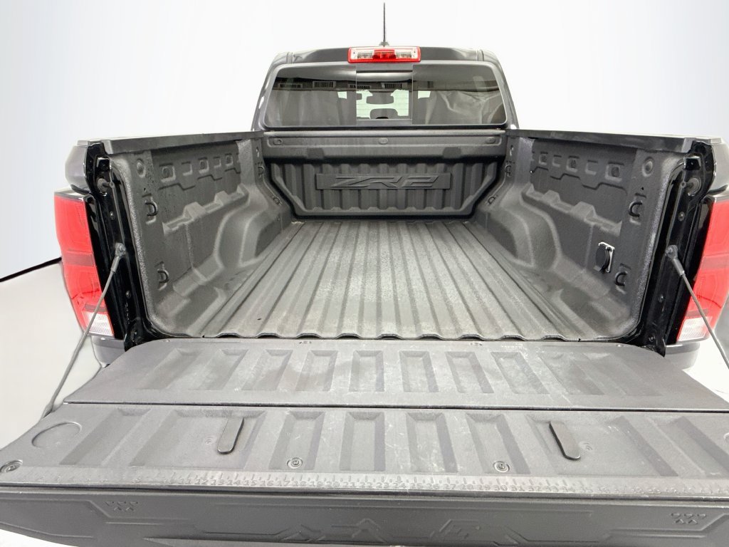 Used 2024 Chevrolet Colorado ZR2 w/ ZR2 Convenience Package III AWD/4WD image 27